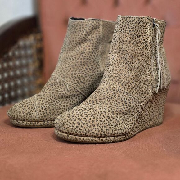 Toms Beige Animal Print Wedge Boots - Picture 1 of 5